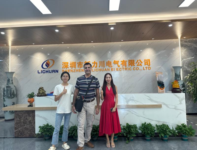 Lichuan warmly welcomes Canada customers to visit the factory